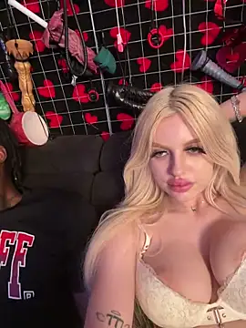 Steffi Snowbunny online show from 04/23/26, 08:44