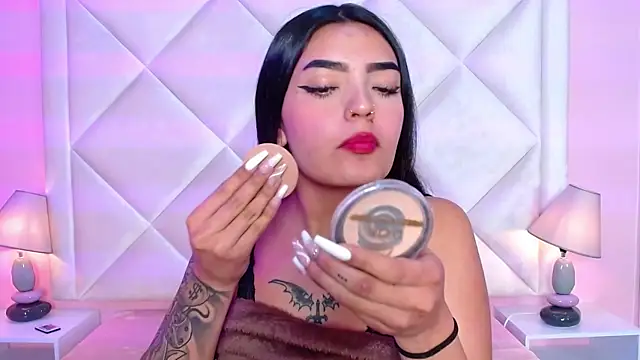 Miaa Smithh   online show from 10/02/25, 12:23