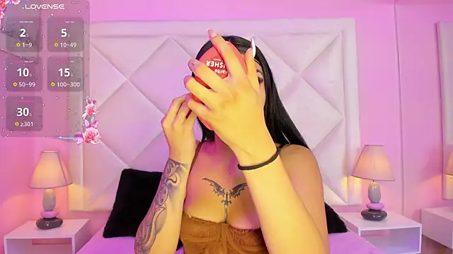 Miaa Smithh   online show from 04/23/26, 11:20