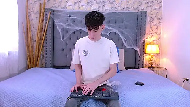 Luke Carter online show from 10/09/25, 01:09