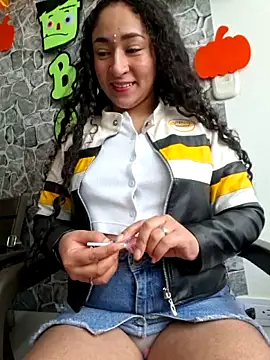 Snapshot of Lexiiee_1 chatting on 10/09/25, 05:11 Lexiiee 1 online show from 10/09/25, 05:11