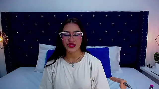 Snapshot of miss_aris chatting on 11/12/25, 03:18 miss aris online show from 11/12/25, 03:18