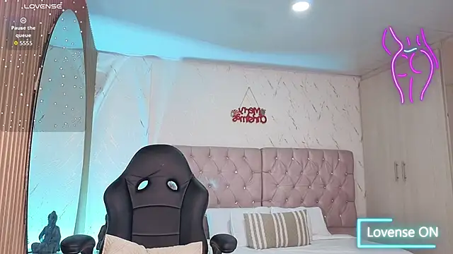 eliza eup online show from 12/14/25, 07:40