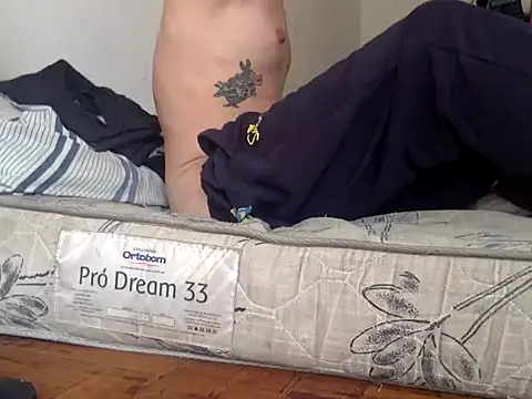 Snapshot of chrisalmeid_ chatting on 09/17/25, 05:25 chrisalmeid online show from 09/17/25, 05:25