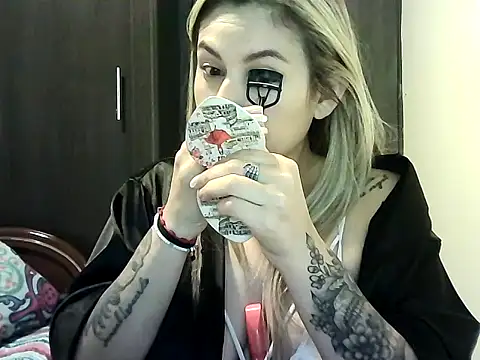 Valery  Rouse  online show from 10/15/25, 02:55