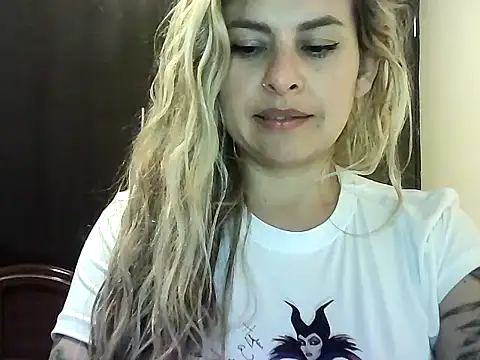 Valery  Rouse  online show from 11/28/25, 04:15