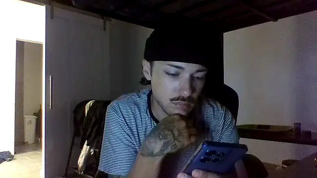 Snapshot of Jbenz420 chatting on 06/25/26, 05:06 Jbenz420 online show from 06/25/26, 05:06
