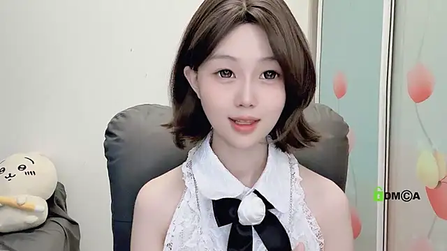 Snapshot of gummy-candy chatting on 10/10/25, 04:33 gummy-candy online show from 10/10/25, 04:33
