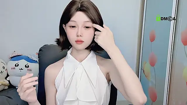 Snapshot of gummy-candy chatting on 10/19/25, 02:23 gummy-candy online show from 10/19/25, 02:23