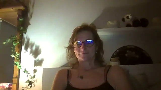 Snapshot of Valinella chatting on 09/18/25, 08:00 Valinella online show from 09/18/25, 08:00