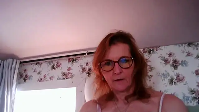 Snapshot of Valinella chatting on 02/09/26, 12:31 Valinella online show from 02/09/26, 12:31