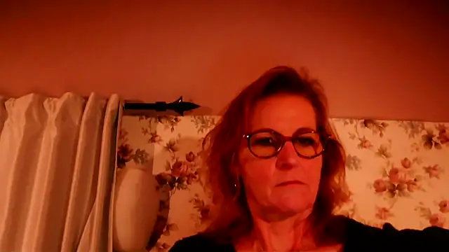 Snapshot of Valinella chatting on 02/16/26, 07:10 Valinella online show from 02/16/26, 07:10