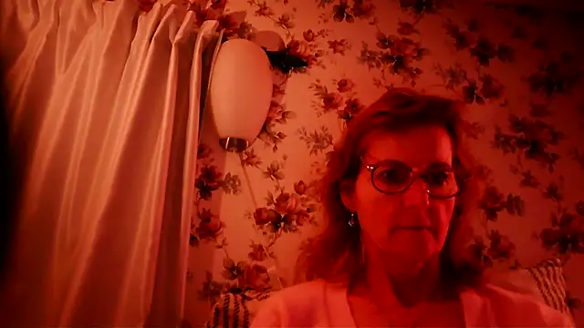 Snapshot of Valinella chatting on 02/28/26, 07:26 Valinella online show from 02/28/26, 07:26