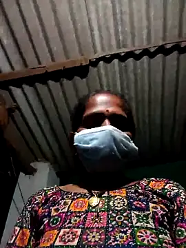 Snapshot of Hot-honi chatting on 09/09/25, 02:38 Hot-honi online show from 09/09/25, 02:38