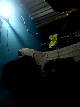 Snapshot of Hot-honi chatting on 10/31/25, 12:06 Hot-honi online show from 10/31/25, 12:06