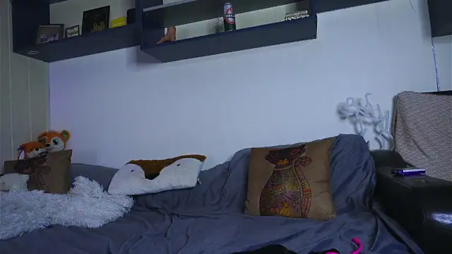 DaddysLittleSlutfox online show from 04/20/26, 10:29