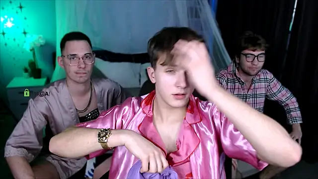 travis wolf  online show from 11/22/25, 08:52