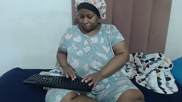 Chubby Queenx255 online show from 11/14/25, 05:17