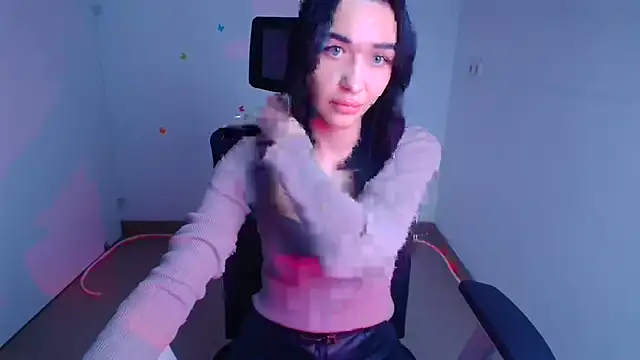 Snapshot of Bella_Night4 chatting on 10/09/25, 12:03 Bella Night4 online show from 10/09/25, 12:03