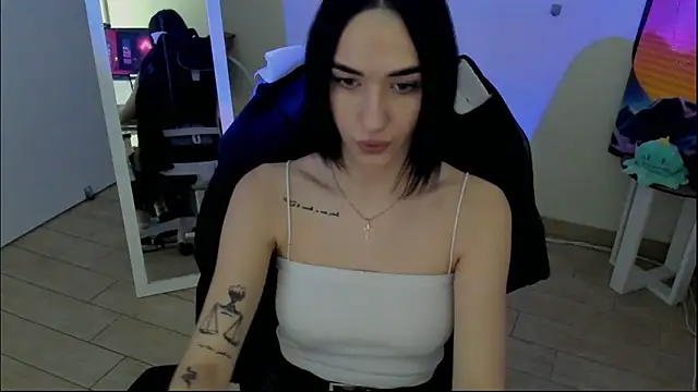 Snapshot of Bella_Night4 chatting on 11/24/25, 07:41 Bella Night4 online show from 11/24/25, 07:41