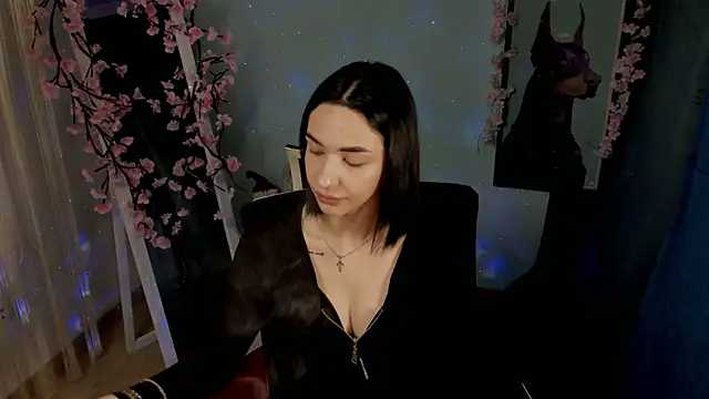 Snapshot of Bella_Night4 chatting on 12/21/25, 07:48 Bella Night4 online show from 12/21/25, 07:48