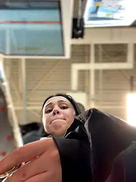 Snapshot of VendiMur chatting on 10/07/25, 03:04 VendiMur online show from 10/07/25, 03:04