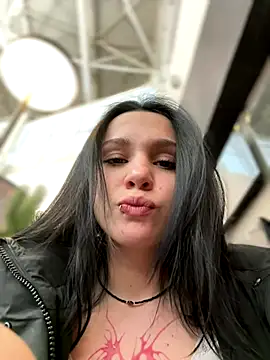 Snapshot of VendiMur chatting on 11/06/25, 03:07 VendiMur online show from 11/06/25, 03:07