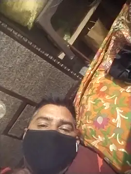 Snapshot of Manjit009 chatting on 11/13/25, 04:06 Manjit009 online show from 11/13/25, 04:06