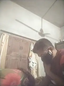 Snapshot of Manjit009 chatting on 11/28/25, 05:48 Manjit009 online show from 11/28/25, 05:48