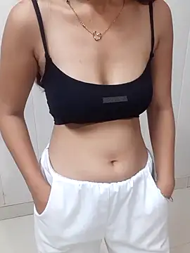 Snapshot of siya_rani67 chatting on 10/03/25, 05:32 siya rani67 online show from 10/03/25, 05:32