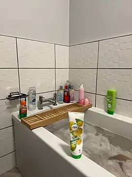 Snapshot of CheekyChelseaX chatting on 11/12/25, 06:30 CheekyChelseaX online show from 11/12/25, 06:30