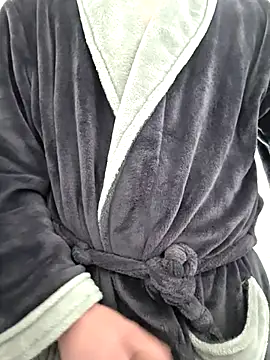 Snapshot of NuclearValue40 chatting on 03/28/26, 01:43 NuclearValue40 online show from 03/28/26, 01:43