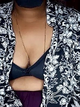 Snapshot of SindhuHappy chatting on 09/11/25, 03:56 SindhuHappy online show from 09/11/25, 03:56