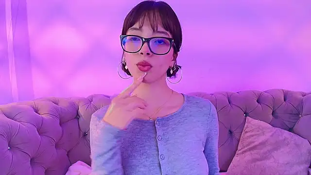 Snapshot of Sweet_1Angel chatting on 09/21/25, 11:45 Sweet 1Angel online show from 09/21/25, 11:45