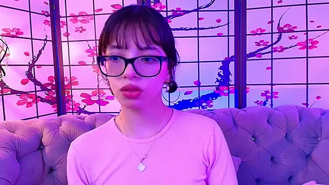Snapshot of Sweet_1Angel chatting on 10/04/25, 12:14 Sweet 1Angel online show from 10/04/25, 12:14