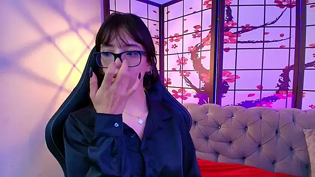 Snapshot of Sweet_1Angel chatting on 10/07/25, 12:35 Sweet 1Angel online show from 10/07/25, 12:35
