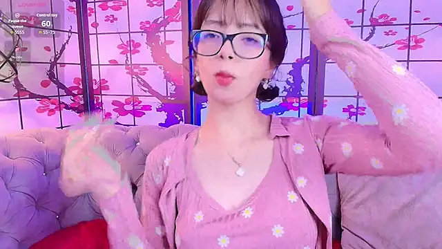 Snapshot of Sweet_1Angel chatting on 10/15/25, 11:43 Sweet 1Angel online show from 10/15/25, 11:43