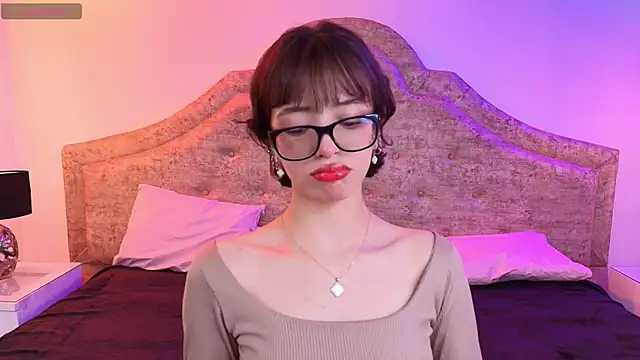 Snapshot of Sweet_1Angel chatting on 10/16/25, 11:55 Sweet 1Angel online show from 10/16/25, 11:55
