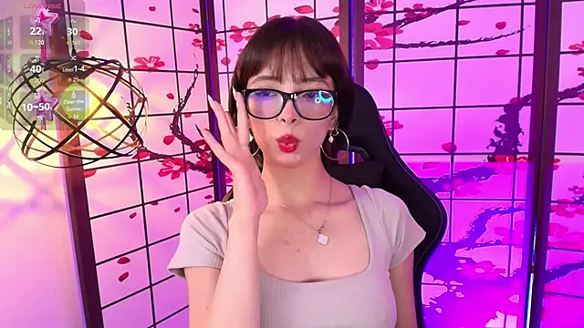 Snapshot of Sweet_1Angel chatting on 10/17/25, 11:46 Sweet 1Angel online show from 10/17/25, 11:46