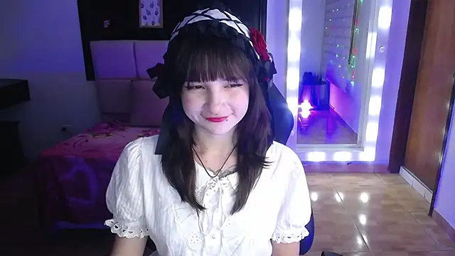 Snapshot of _Charlotte_Collins_ chatting on 11/28/25, 02:42 Charlotte Collins online show from 11/28/25, 02:42