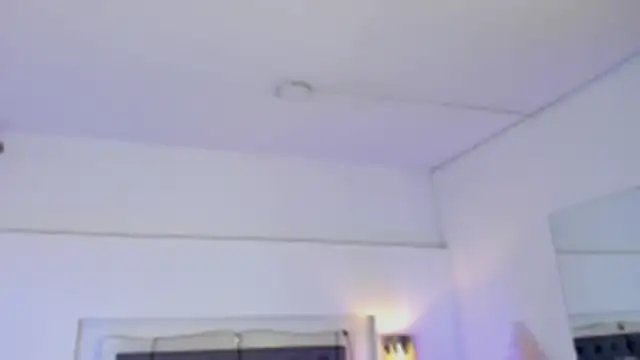 lea walkerr online show from 04/21/26, 01:42