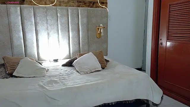 Snapshot of Emma_visconti chatting on 09/18/25, 12:29 Emma visconti online show from 09/18/25, 12:29