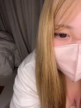 Snapshot of Chua-chan chatting on 10/21/25, 07:36 Chua-chan online show from 10/21/25, 07:36
