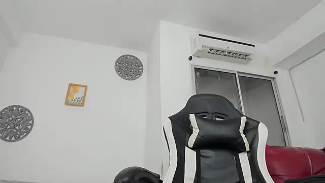 Jax Maliq online show from 10/05/25, 12:20