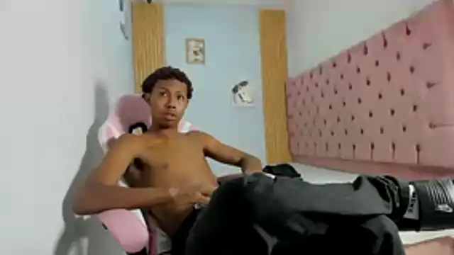 Jax Maliq online show from 10/25/25, 02:08