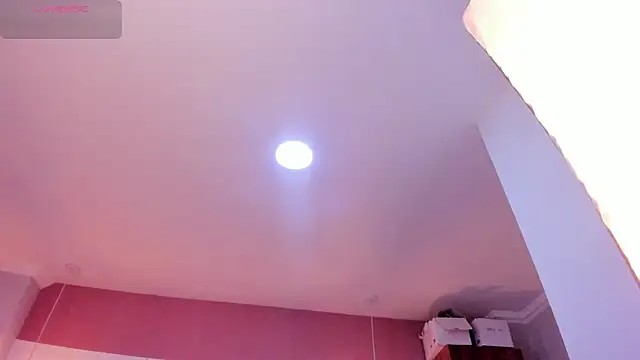 Mia Valentine  online show from 11/17/25, 07:30