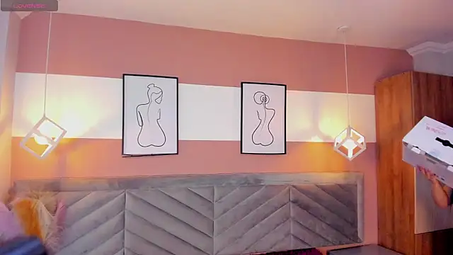 Mia Valentine  online show from 02/25/26, 08:07