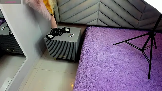 Mia Valentine  online show from 03/07/26, 07:11