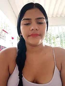 Snapshot of daringxxxhot chatting on 10/17/25, 12:52 daringxxxhot online show from 10/17/25, 12:52