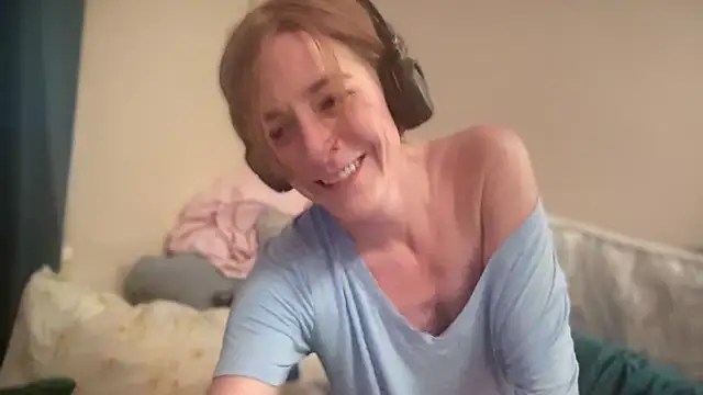 lookitsmay online show from 09/23/25, 04:32
